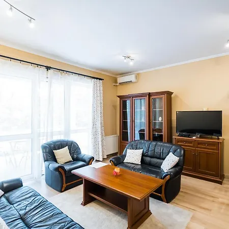 Centre With Big Balcony 아파트 *
